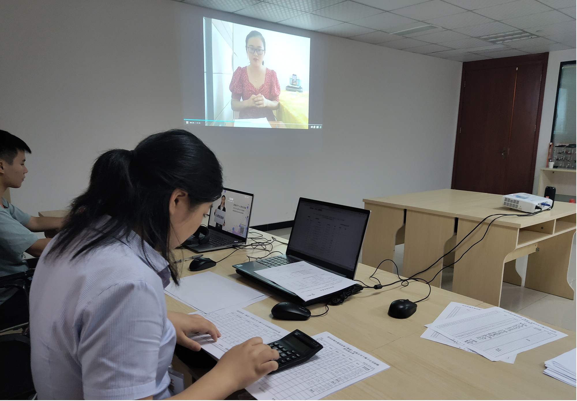 欧美激情性做爰免费视频